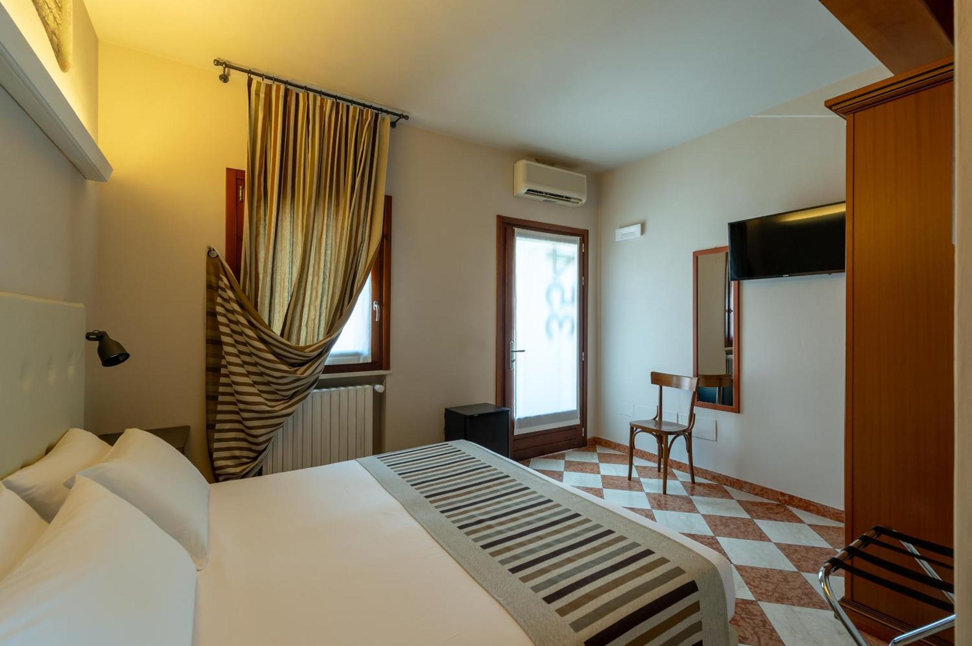 Hotel A Casa Dei Gonzaga Mantua Exterior foto